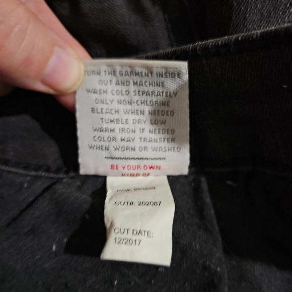 TORRID SHORTS WOMEN'S SIZE 16 BLACK SPLATTER 3.5 Inch Mid Rise 5 Pocket Sold Out - Picture 6 of 10